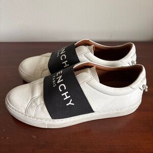 GIVENCHY Sneakers Sz38.5
